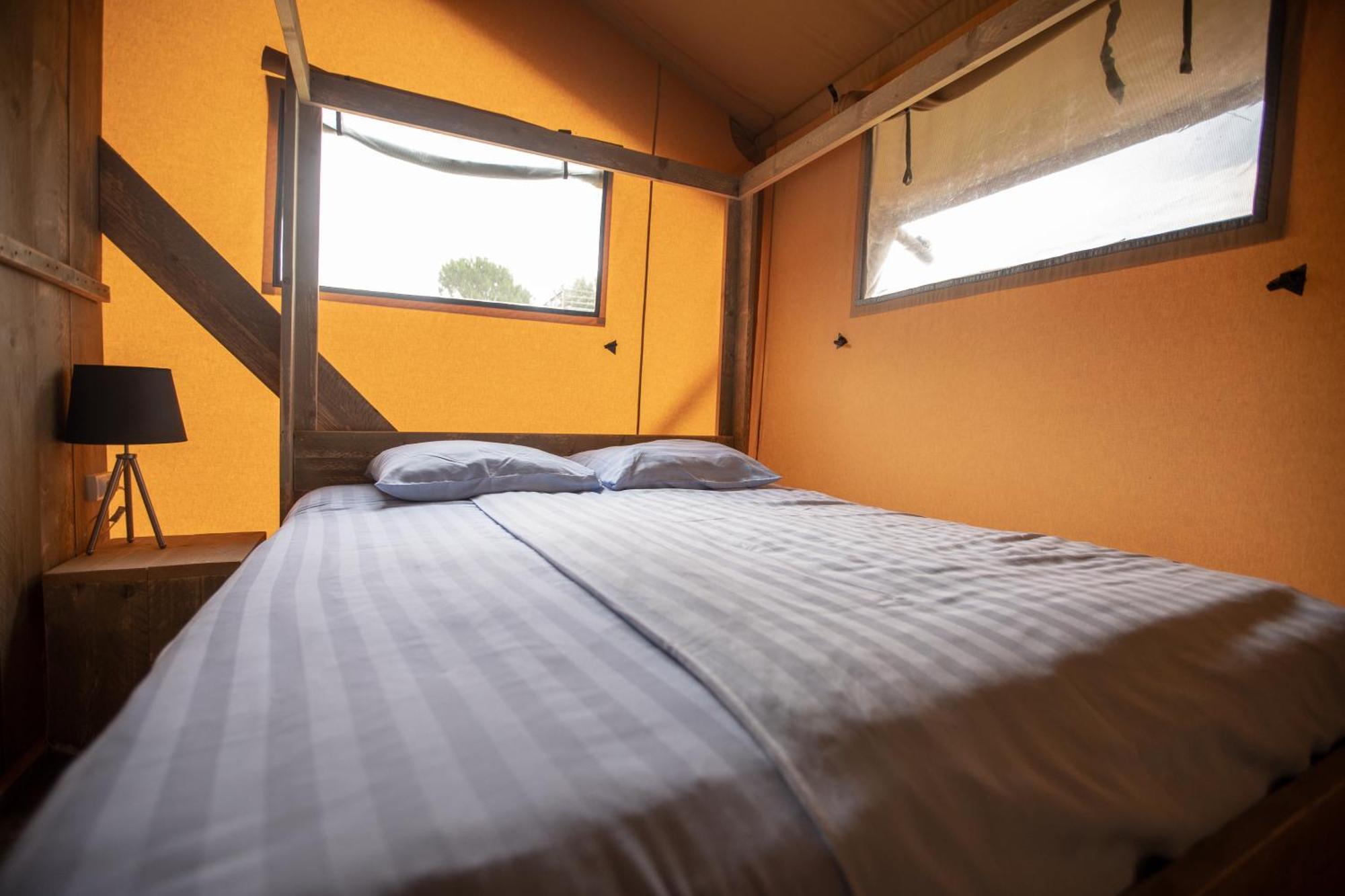 Camping Rcn Domaine De La Noguiere Le Muy Zimmer foto