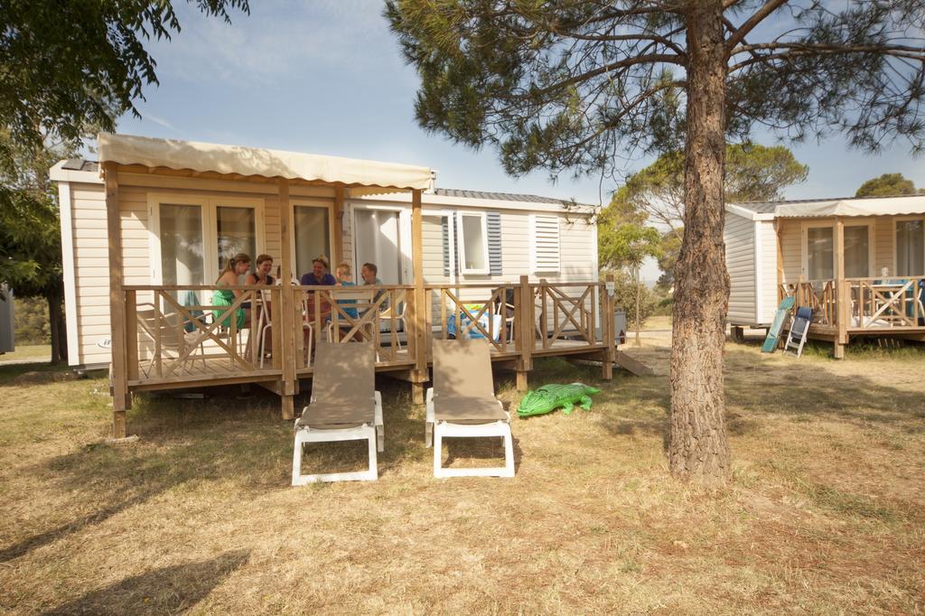 Camping Rcn Domaine De La Noguiere Le Muy Exterior foto